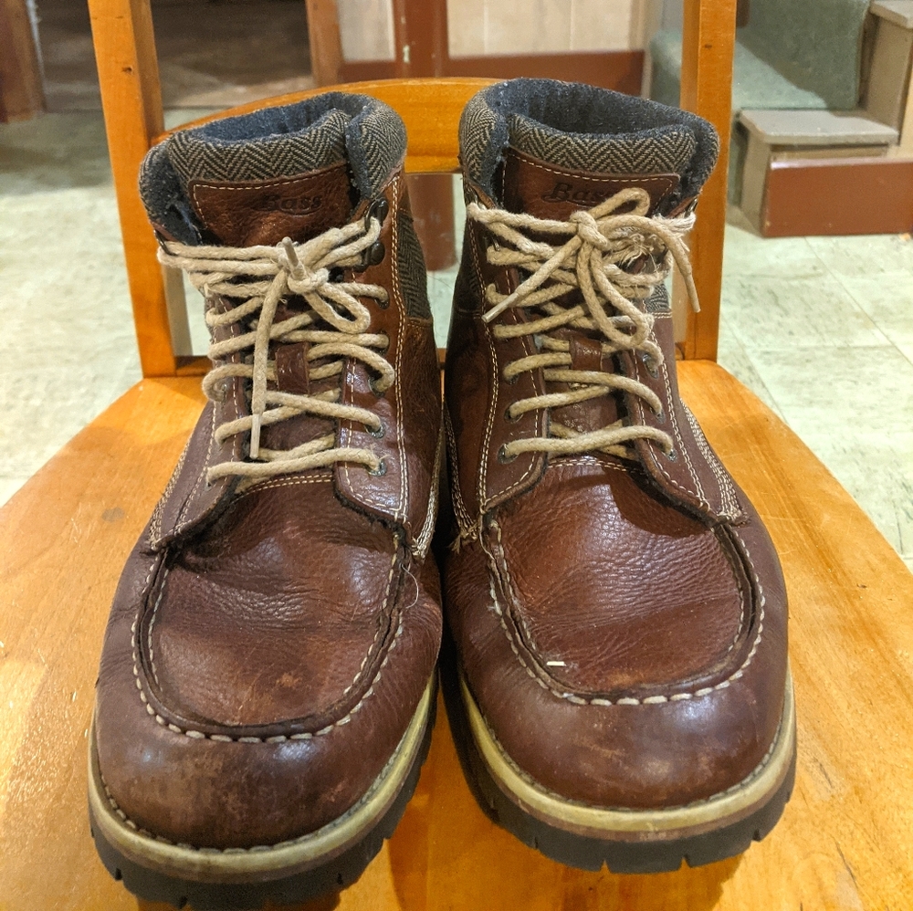 Bass boots size 11
